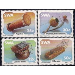 Afryka Pł.-Zach. SWA 1985, Muzyka, instrumenty **